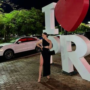 Sexy black dress must have in your closet!